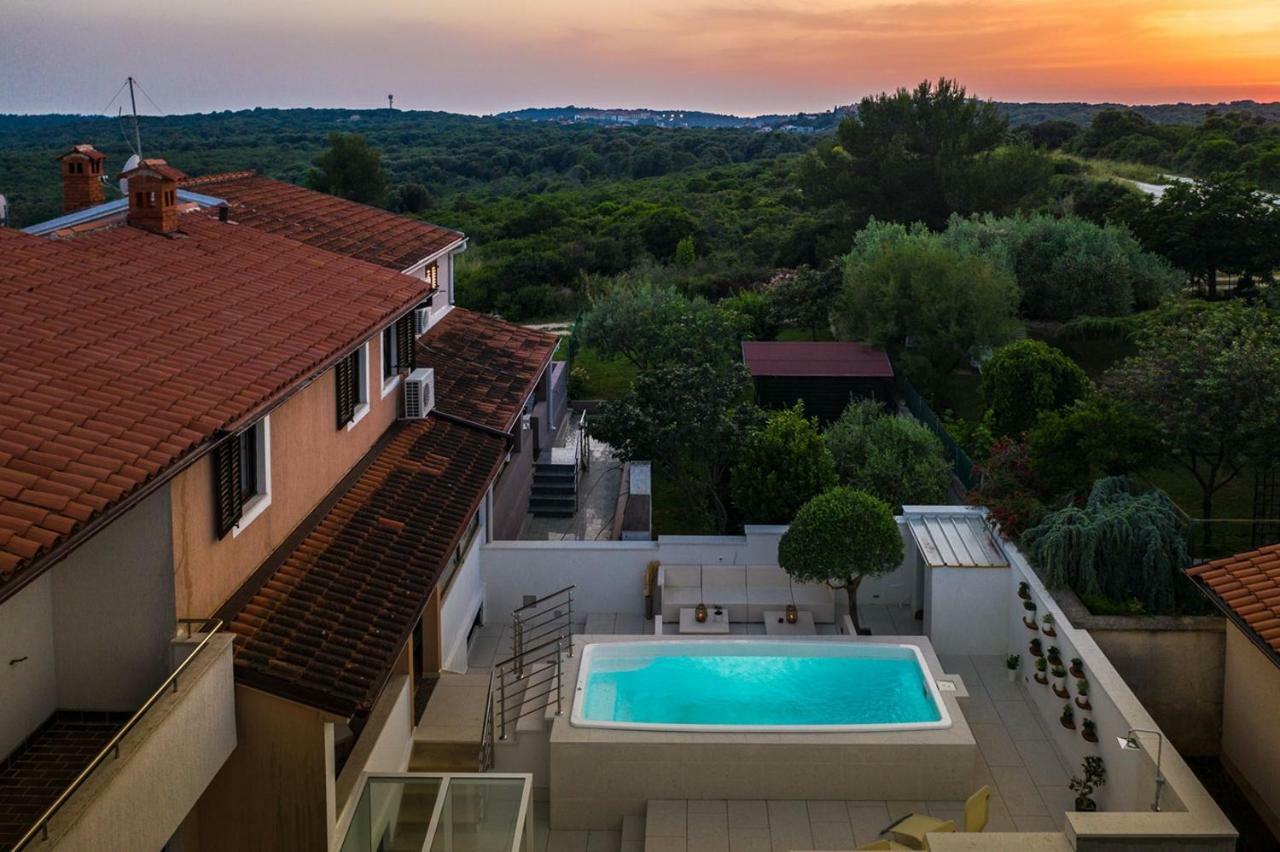 Cave Romane Apartment With Private Pool And Sea View Vinkuran Exterior photo