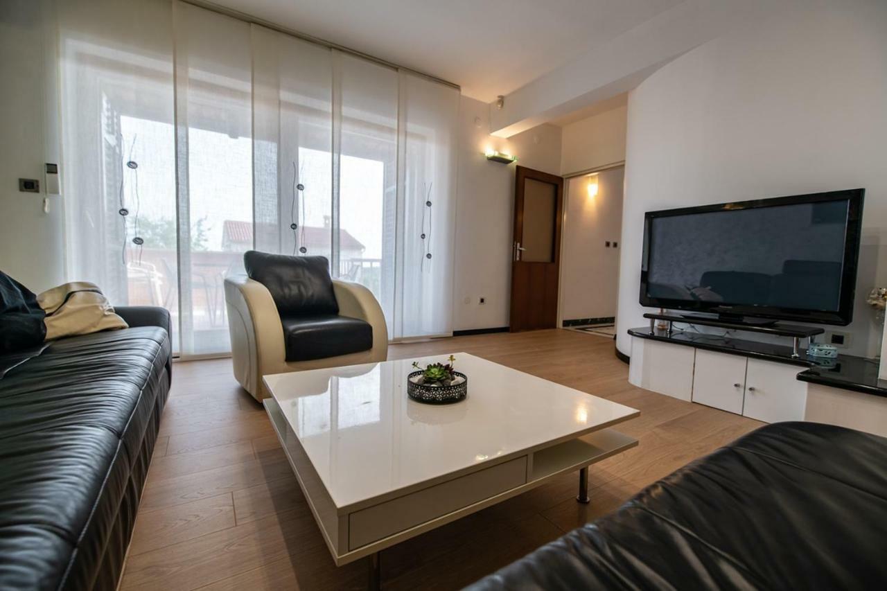 Cave Romane Apartment With Private Pool And Sea View Vinkuran Exterior photo