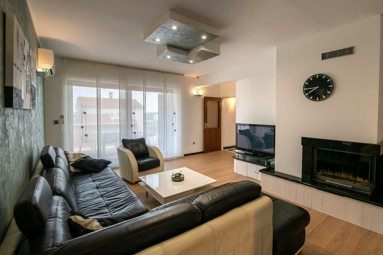 Cave Romane Apartment With Private Pool And Sea View Vinkuran Exterior photo