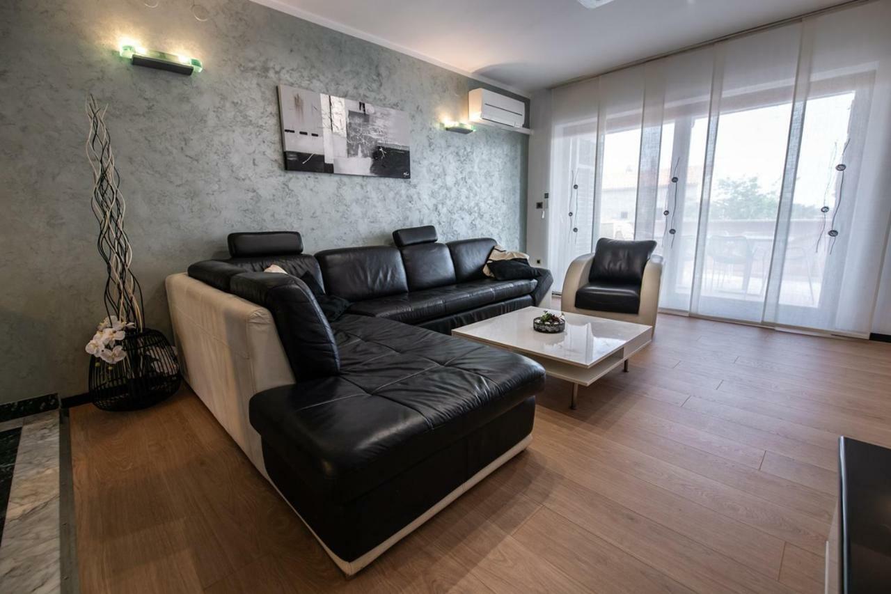 Cave Romane Apartment With Private Pool And Sea View Vinkuran Exterior photo