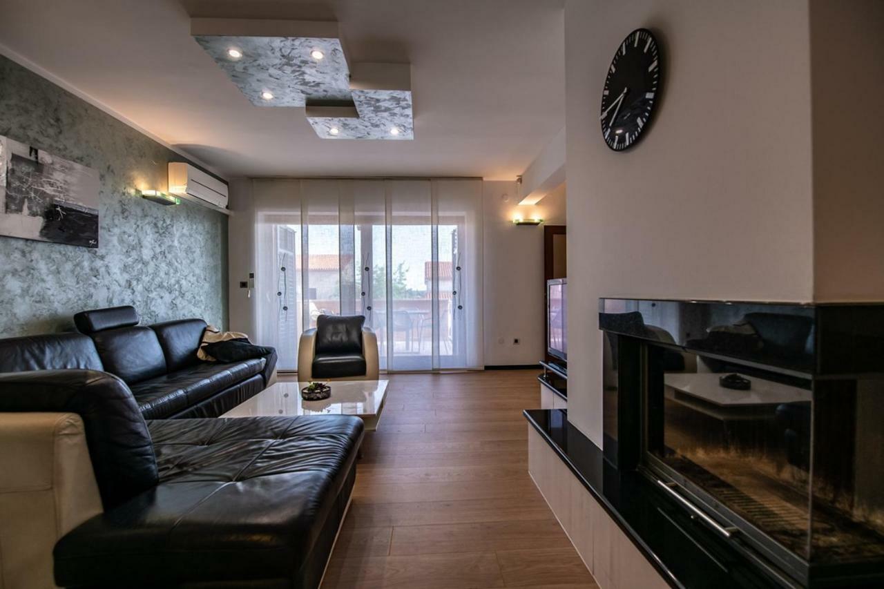 Cave Romane Apartment With Private Pool And Sea View Vinkuran Exterior photo