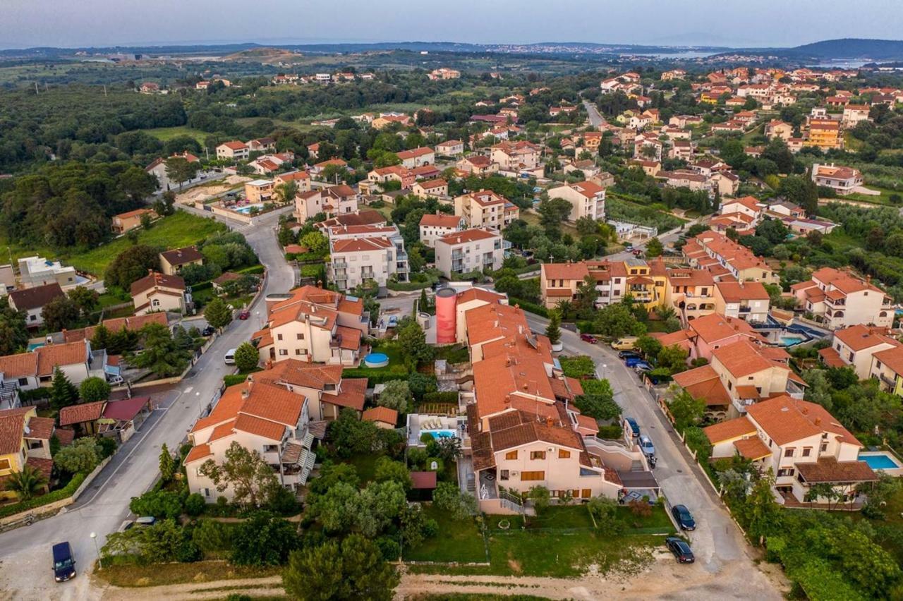 Cave Romane Apartment With Private Pool And Sea View Vinkuran Exterior photo