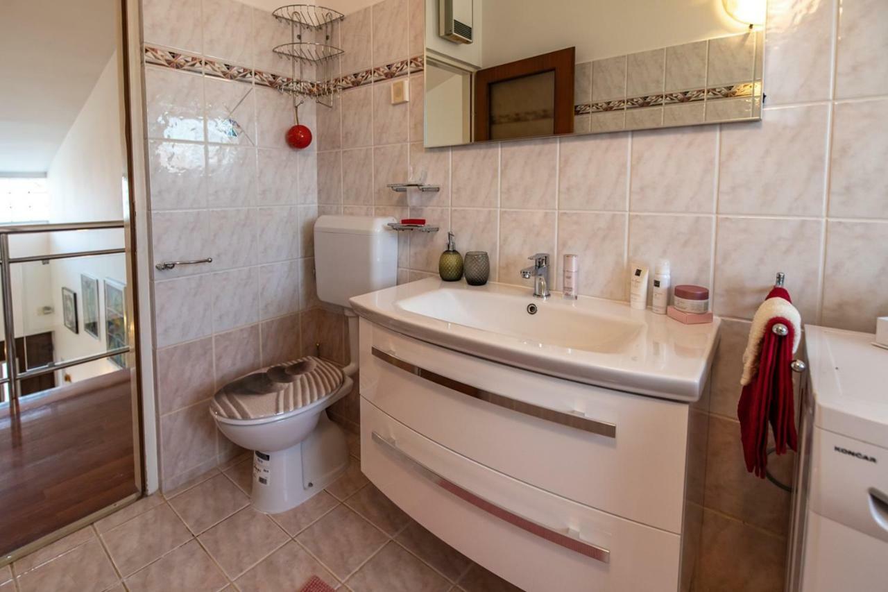 Cave Romane Apartment With Private Pool And Sea View Vinkuran Exterior photo